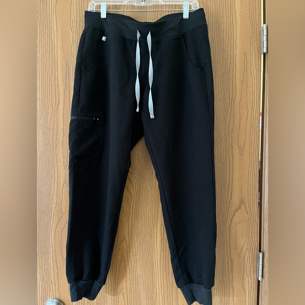 Figs jogger scrub pants- black